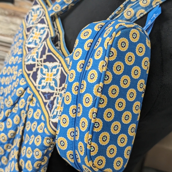 Vera Bradley Riviera Blue Bucket Bag/Purse and Cosmetics/Glasses Case - Picture 3 of 10